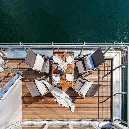 Úszó hotel Navia 5*